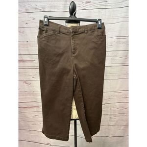 A355-Croft & Barrow size 10‎ stretch brown cropped pants